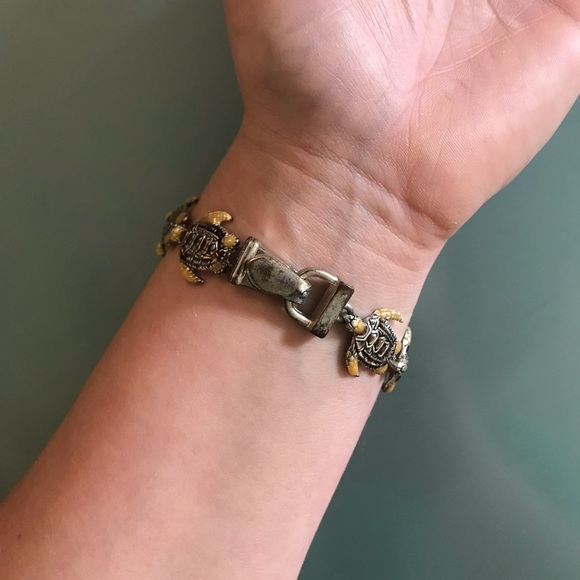 Antique-ish turtle bracket - Picture 3 of 3